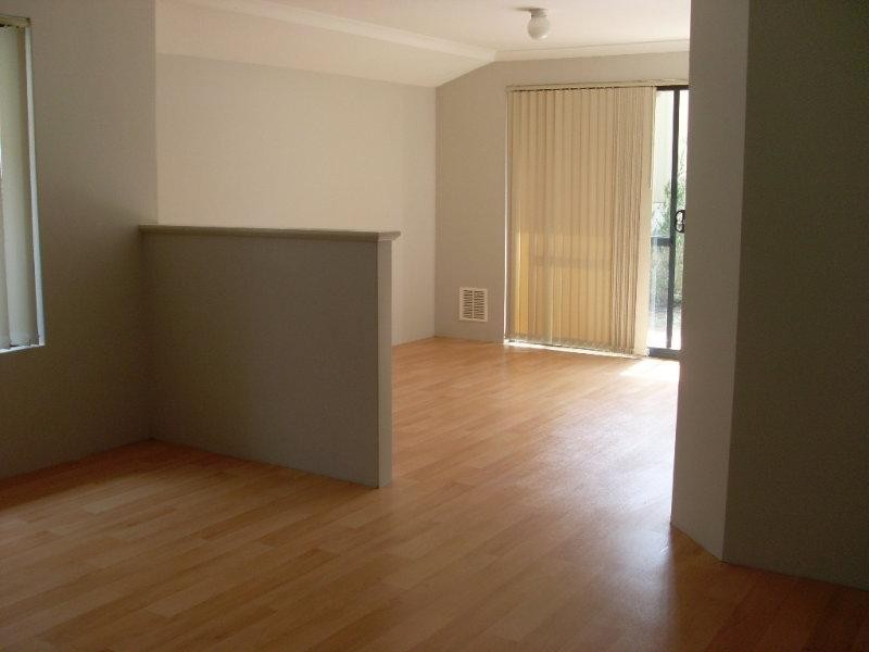 4 Koomba Rise, Bertram WA 6167