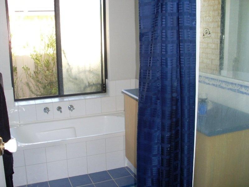 4 Koomba Rise, Bertram WA 6167