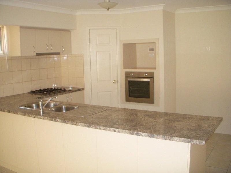 2 Felpham  Ct, Success WA 6164