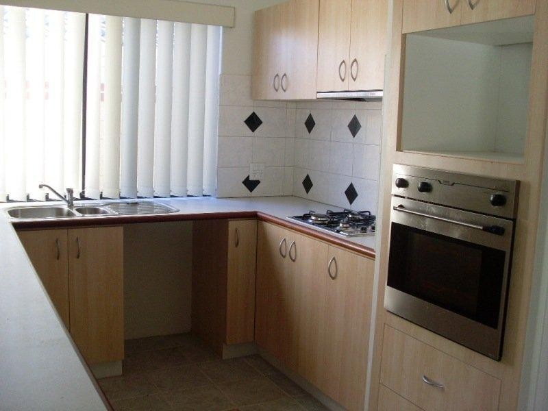 9/11 Chichester  Ave, Woodvale WA 6026