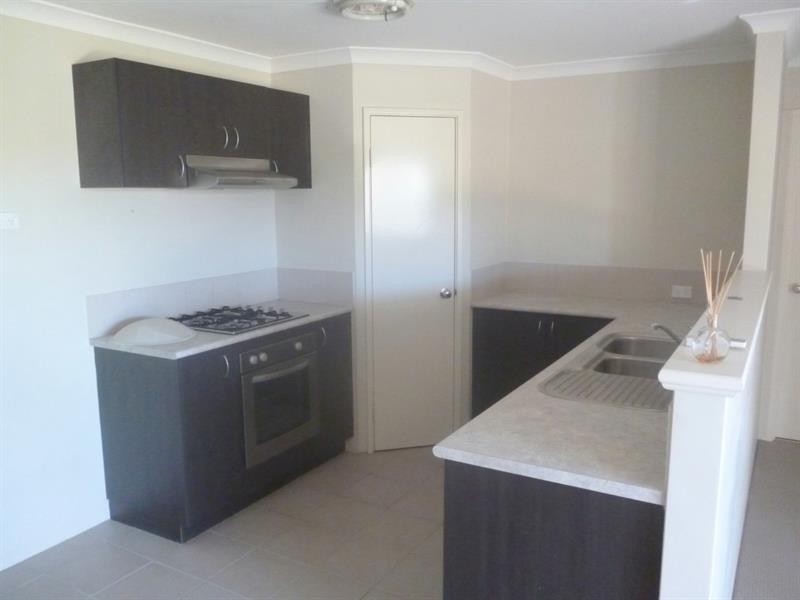 28 Jedburgh  Loop, Sinagra WA 6065