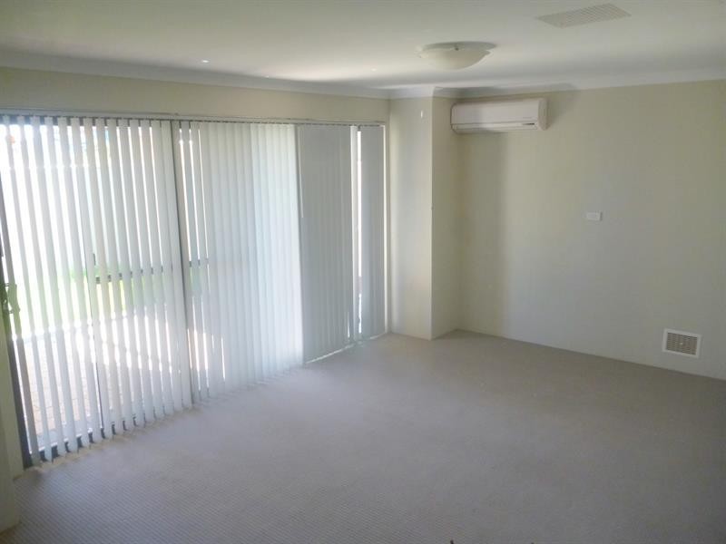 28 Jedburgh  Loop, Sinagra WA 6065