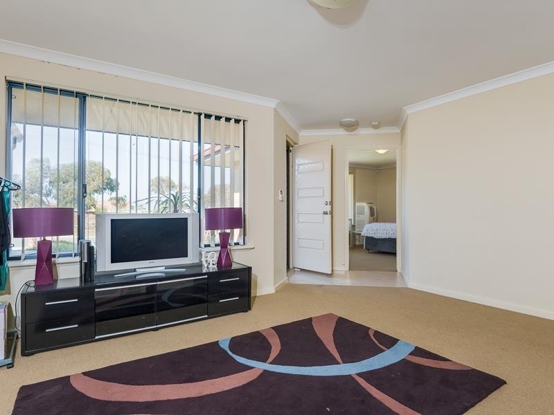 77 Shiraz Bvd, Pearsall WA 6065