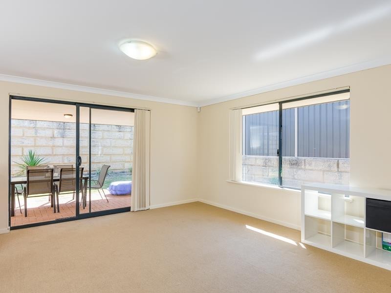 77 Shiraz Bvd, Pearsall WA 6065