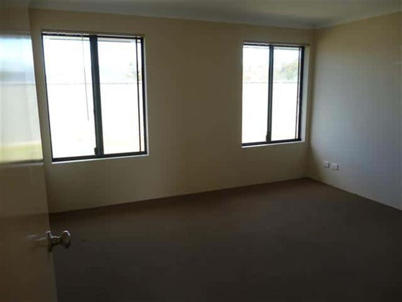 9 Taunton  Mews, Leda WA 6170