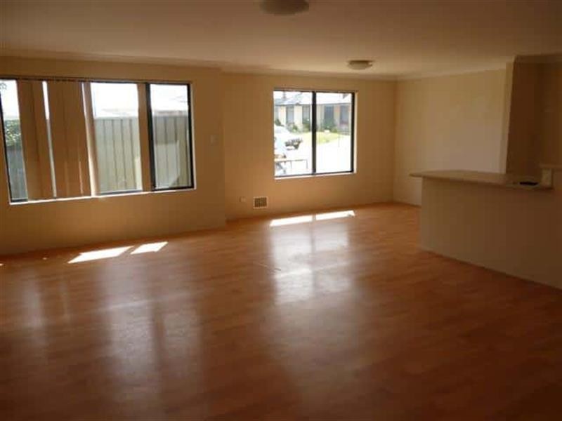 9 Taunton  Mews, Leda WA 6170