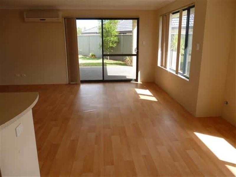 9 Taunton  Mews, Leda WA 6170