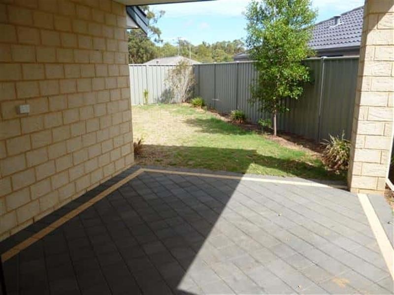 9 Taunton  Mews, Leda WA 6170