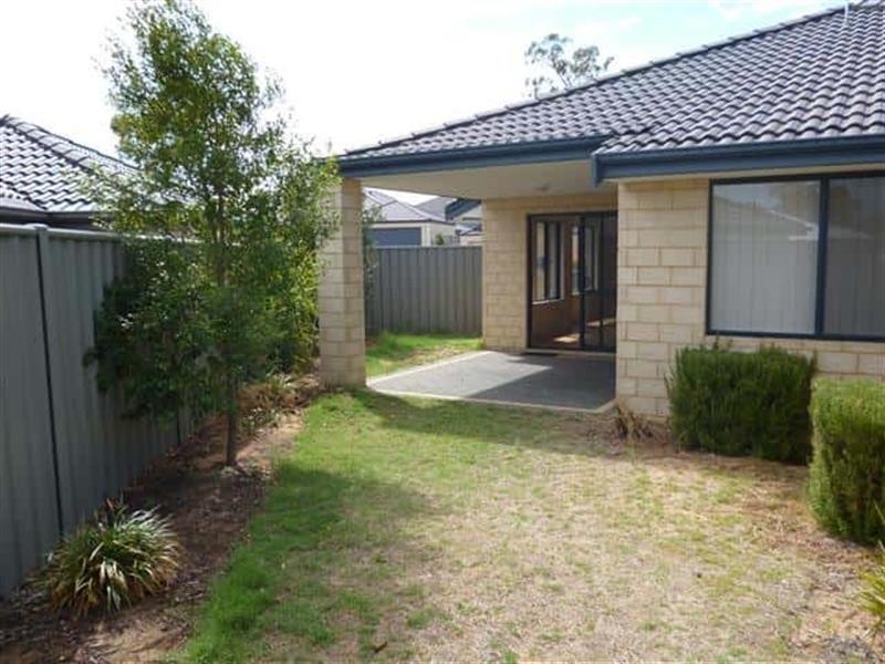 9 Taunton  Mews, Leda WA 6170