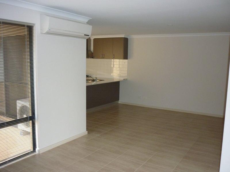 32 Musselbrook  Trl, Ellenbrook WA 6069