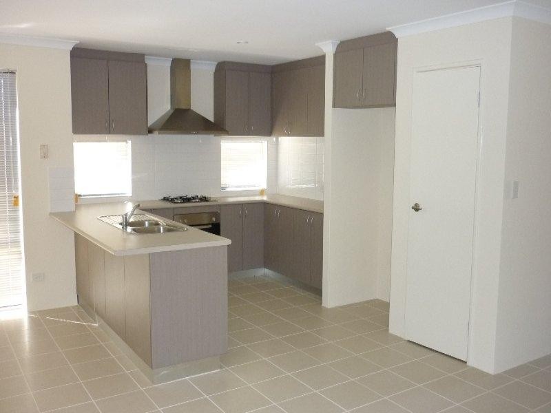 24 Illyarrie  Ave, Falcon WA 6210