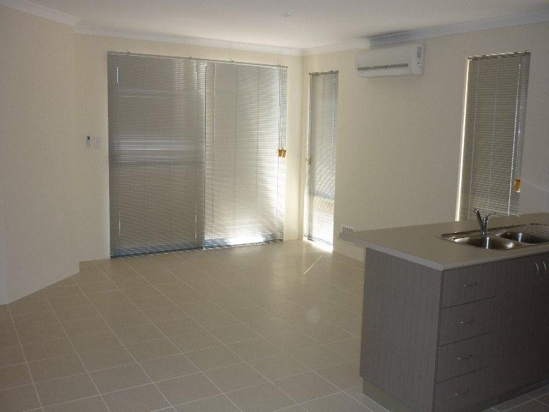 14 Illyarrie Avenue Ave, Falcon WA 6210