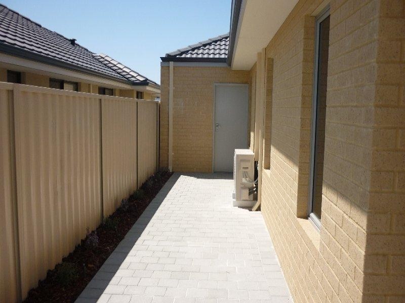 1 Danti Lnk, Darch WA 6065