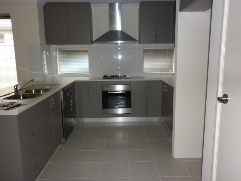 26 Illyarrie Ave, Falcon WA 6210