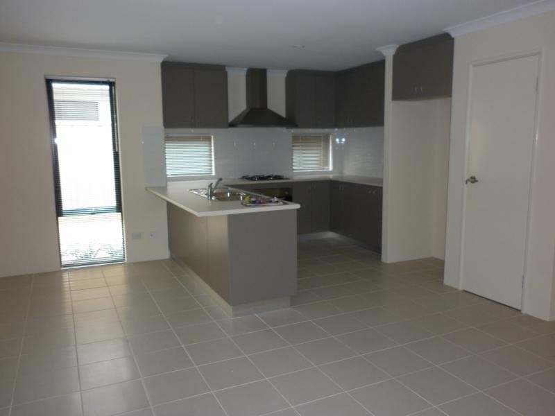 26 Illyarrie Ave, Falcon WA 6210