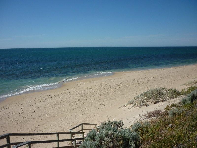 26 Illyarrie Ave, Falcon WA 6210
