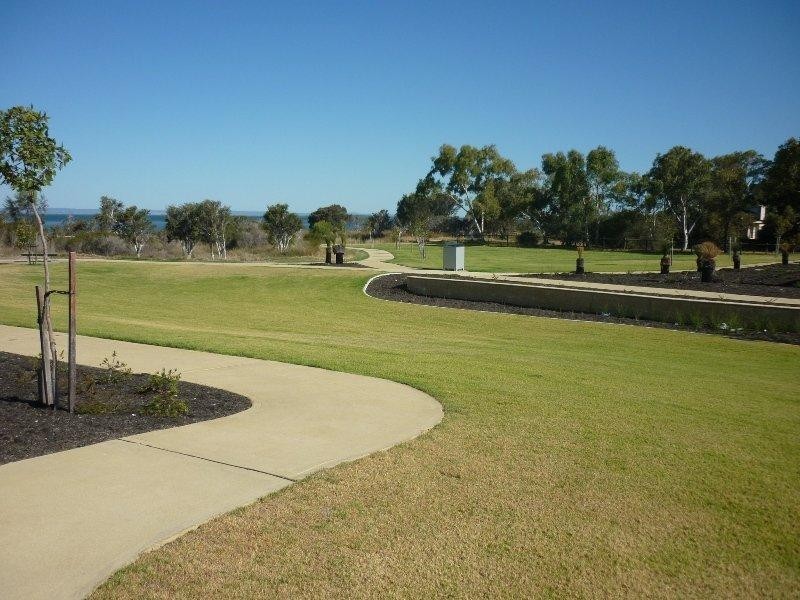 26 Illyarrie Ave, Falcon WA 6210