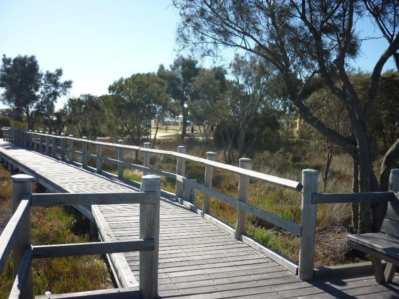 26 Illyarrie Ave, Falcon WA 6210