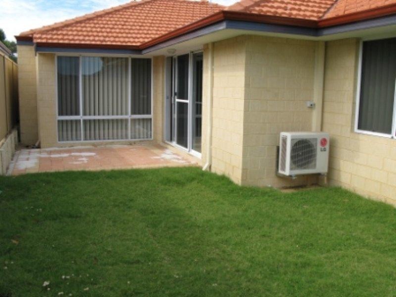 45 Jedburgh  Loop, Sinagra WA 6065