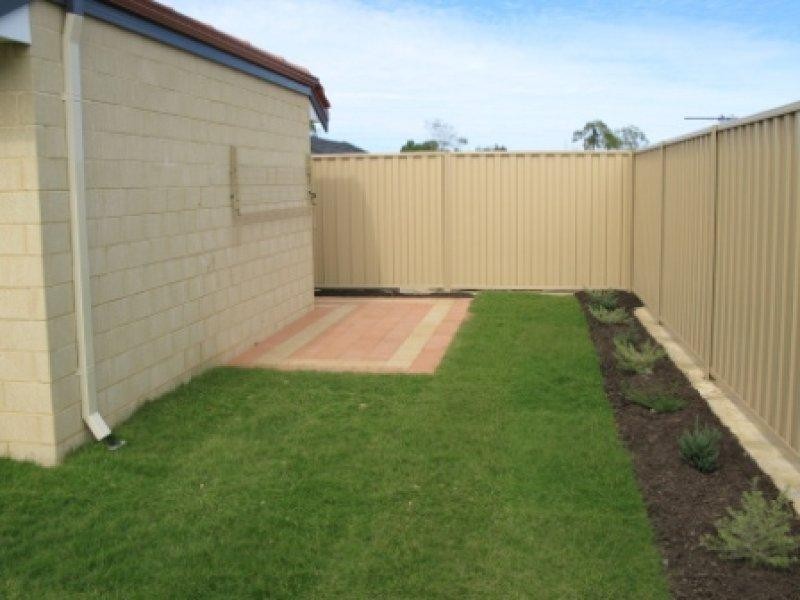 45 Jedburgh  Loop, Sinagra WA 6065