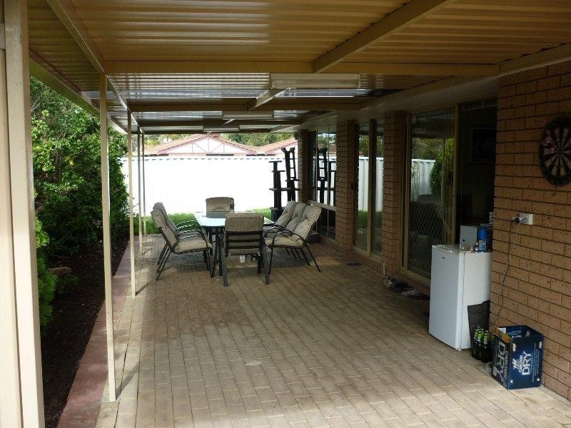 2 Iris  Pl, Yangebup WA 6164