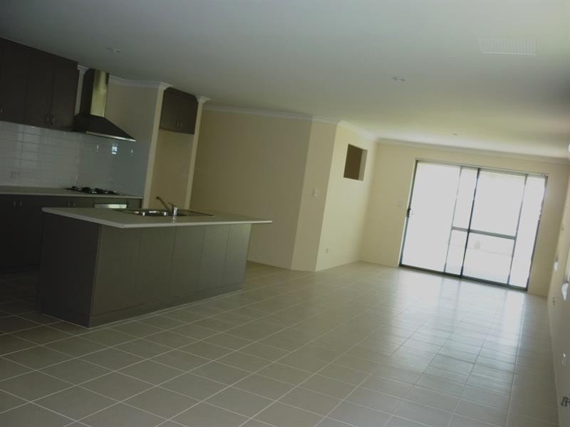 19 Mariposa  Bvd, Secret Harbour WA 6173