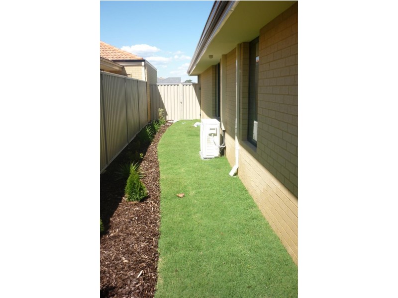 19 Mariposa  Bvd, Secret Harbour WA 6173