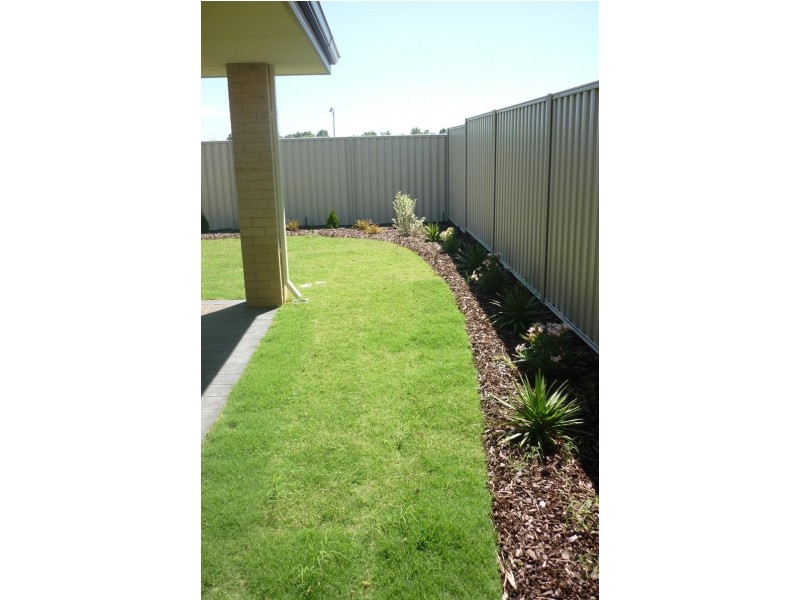 19 Mariposa  Bvd, Secret Harbour WA 6173