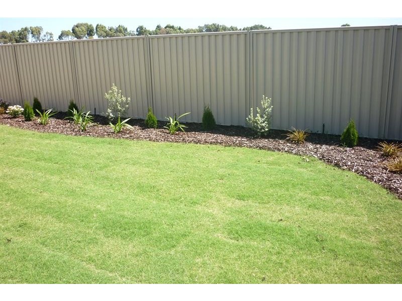 19 Mariposa  Bvd, Secret Harbour WA 6173