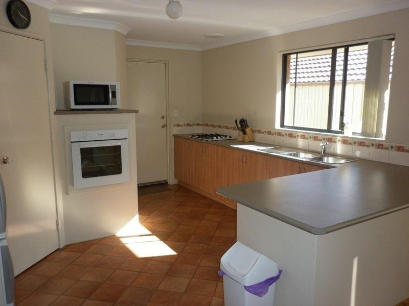 10 Berry Way Way, Bertram WA 6167