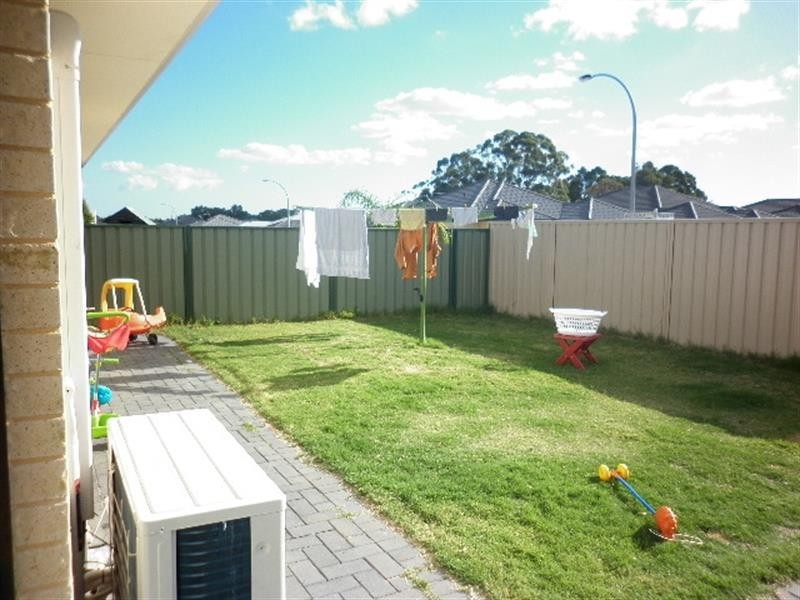 1 Gemina  Way, Wattle Grove WA 6107