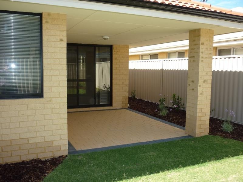 33 Coffs Bend, Secret Harbour WA 6173