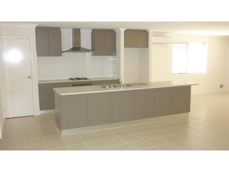 11 Longmeadow  Vsta, Meadow Springs WA 6210