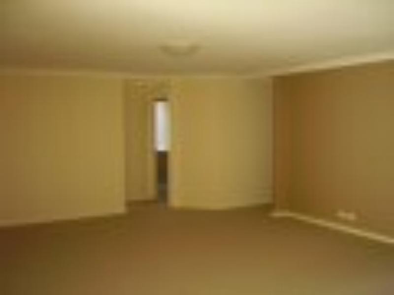 2 Otunic Way, Madeley WA 6065