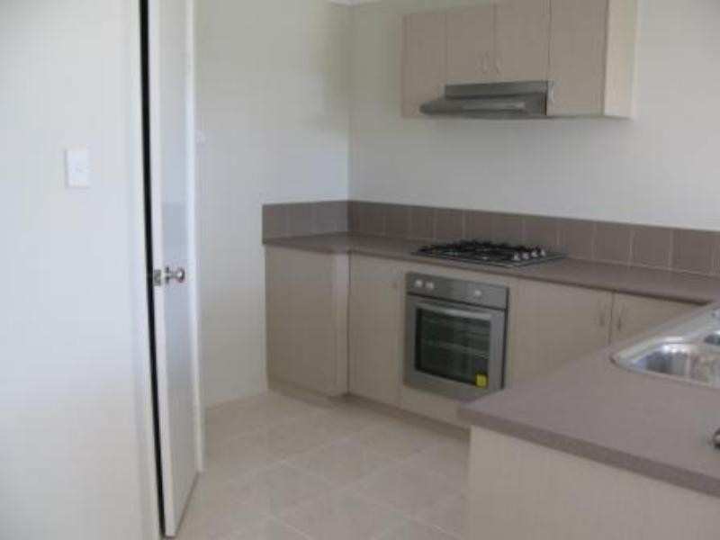 24 Jedburgh  Loop, Sinagra WA 6065