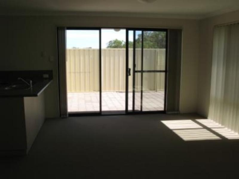 24 Jedburgh  Loop, Sinagra WA 6065