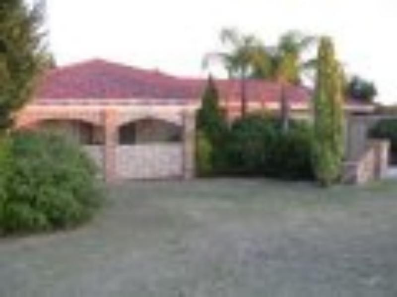 27 Hillcrest Drive St, Alexander Heights WA 6064