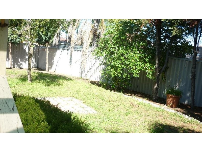 27 Hillcrest Drive St, Alexander Heights WA 6064