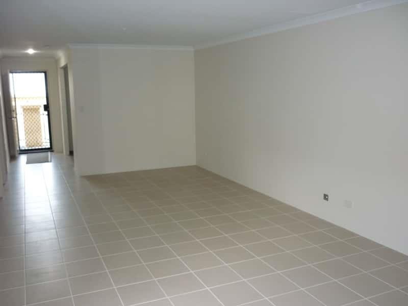 8 Kimba Pass, Ellenbrook WA 6069