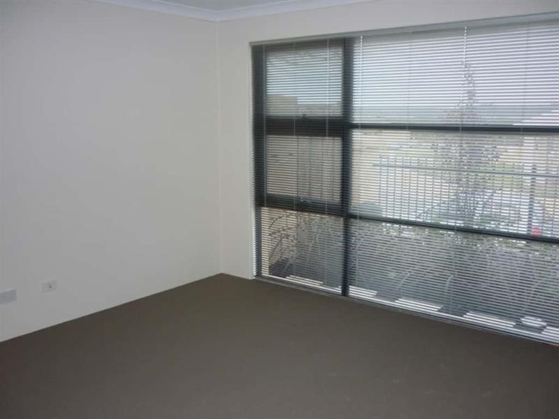 8 Kimba Pass, Ellenbrook WA 6069