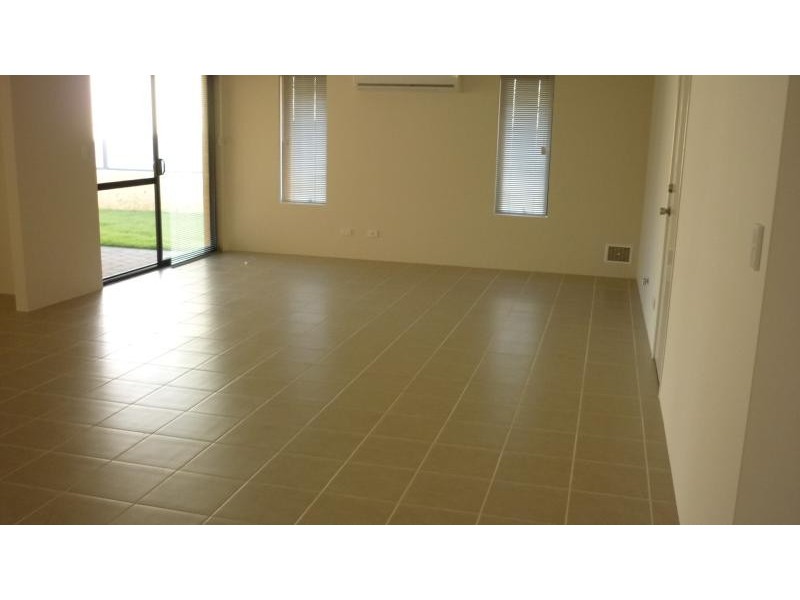 25  Bramshaw  St, Meadow Springs WA 6210