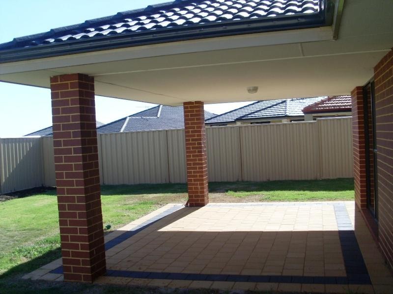 18 Giglia  Dr, Sinagra WA 6065