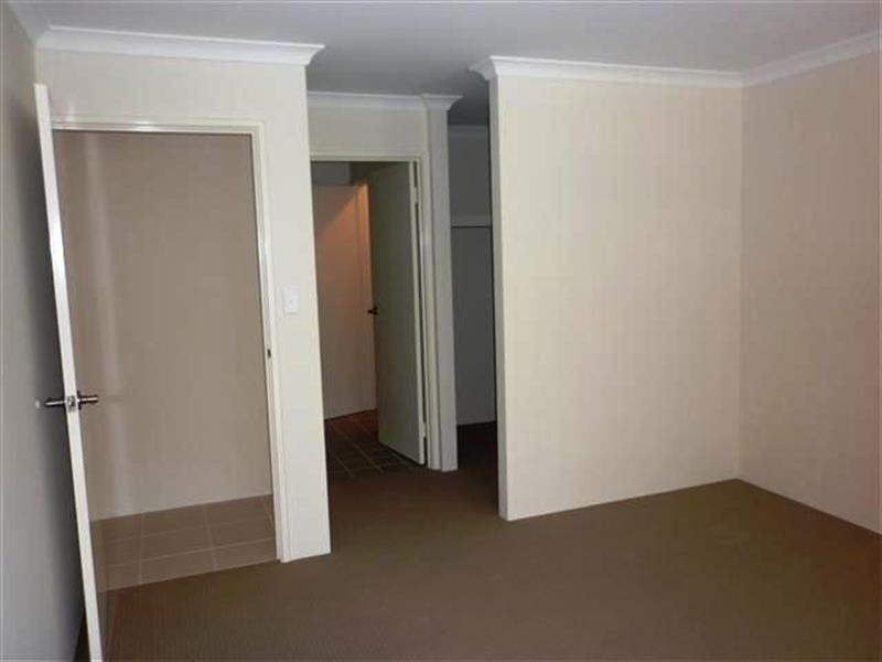 16 Diamond Gdns, Wellard WA 6170