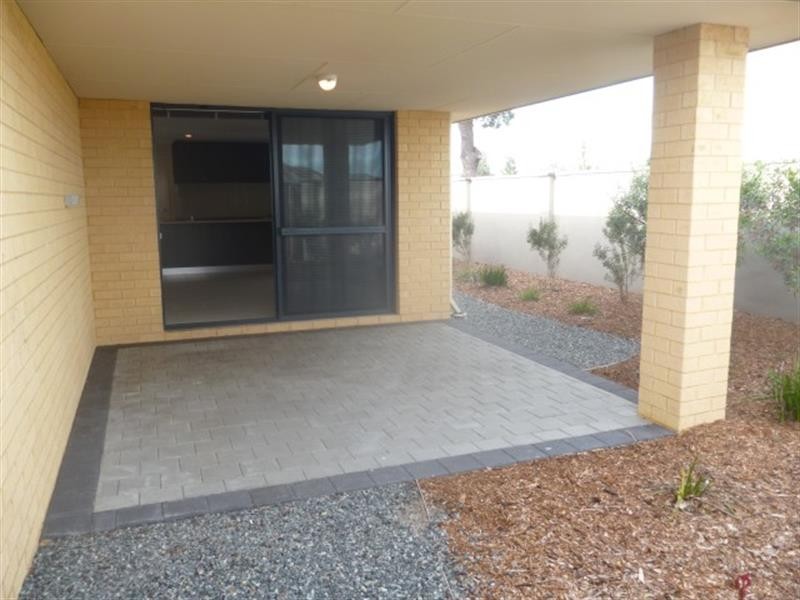 16 Diamond Gdns, Wellard WA 6170