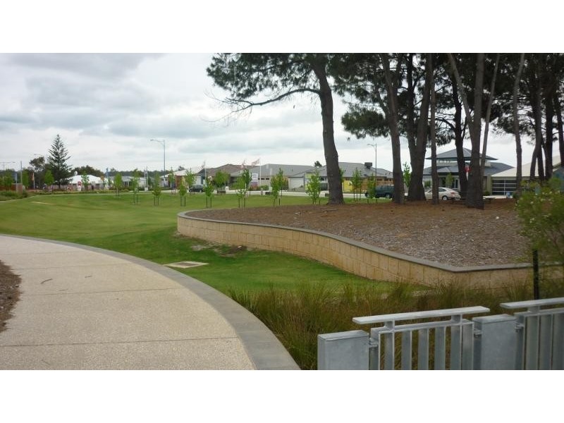 16 Diamond Gdns, Wellard WA 6170