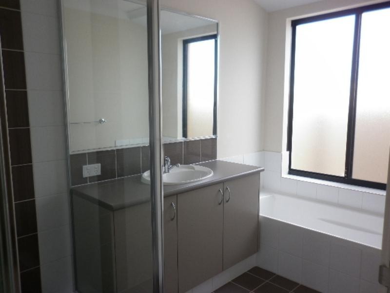 12 St Pierre  Loop, Meadow Springs WA 6210