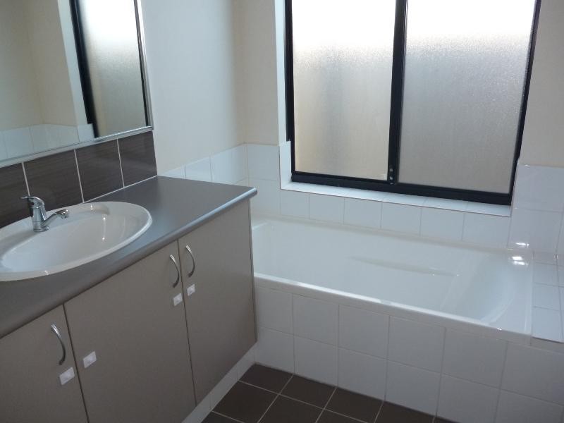 12 St Pierre  Loop, Meadow Springs WA 6210