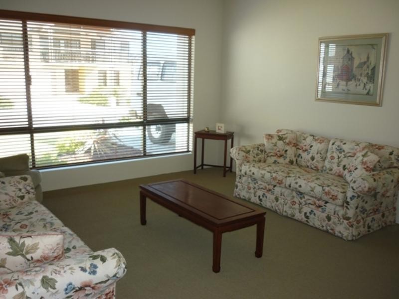 5 Weymouth Bvd, Quinns Rocks WA 6030