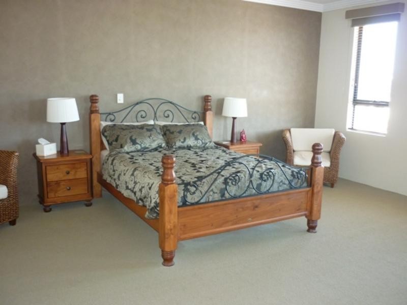 5 Weymouth Bvd, Quinns Rocks WA 6030