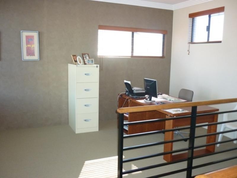 5 Weymouth Bvd, Quinns Rocks WA 6030